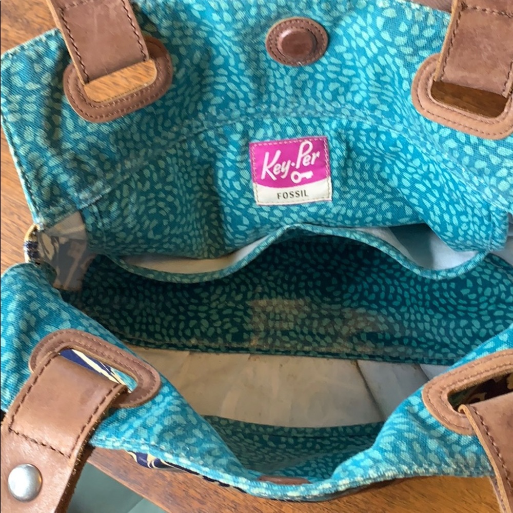 Fossil Key-Per Key Graphic Purse - image 6